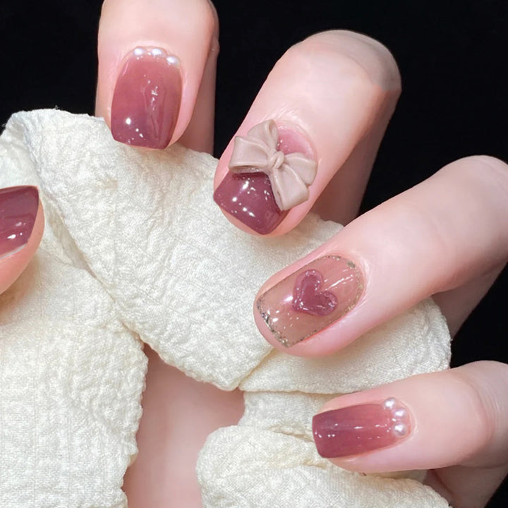 Artful nail extensions with an elegant leaf pattern Bowlift