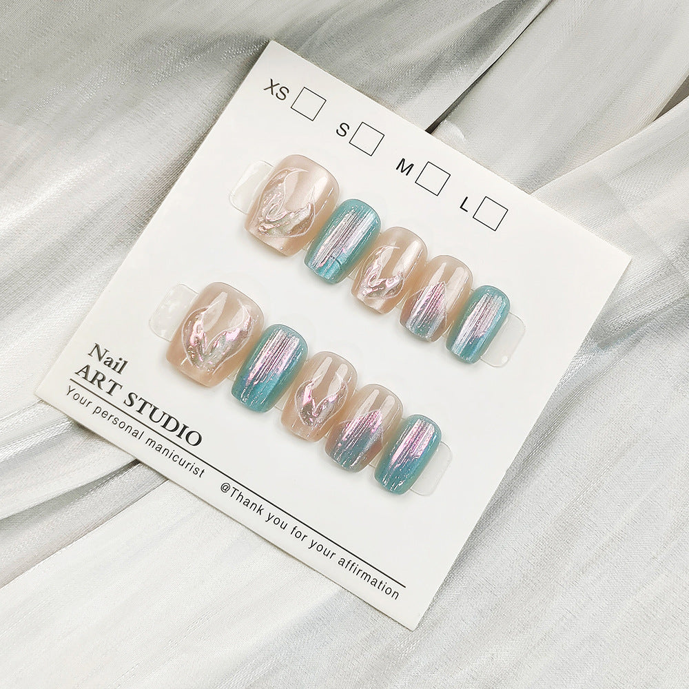Glamorous artificial nails with holographic effect Bowlift