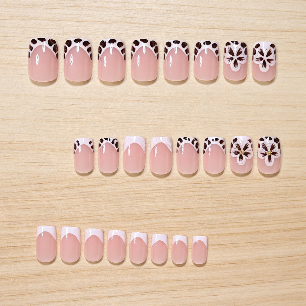 Elegant Floral Decorative Press-On Nails Bowlift