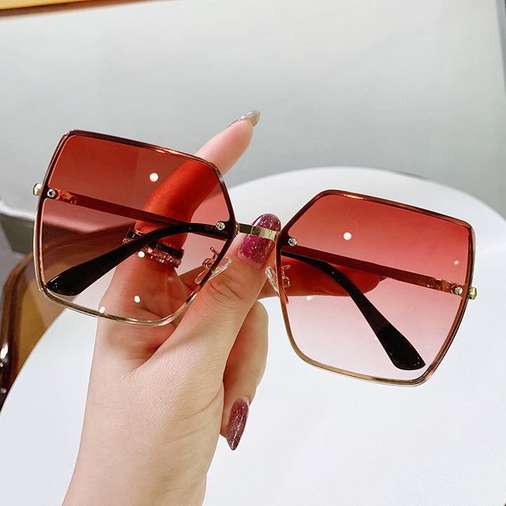 Ladies fashionable square sunglasses with polarized lenses Bowlift