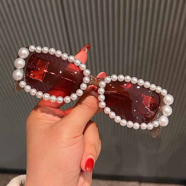 Ladies fashionable sunglasses with luxurious pearl frame Bowlift