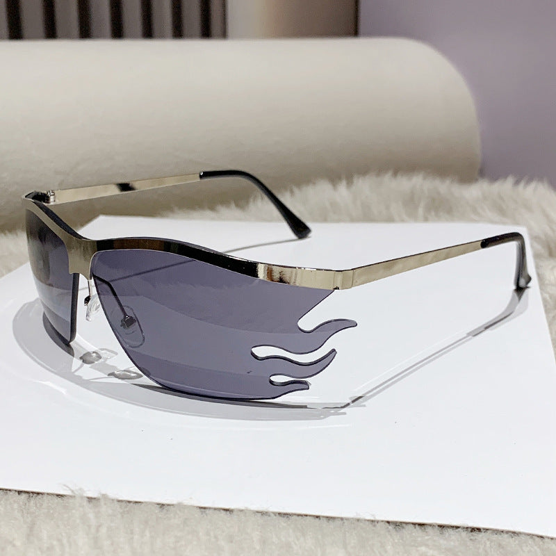 Ladies trendy sunglasses with innovative flame frame Bowlift