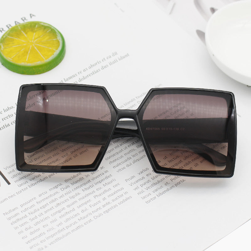Women's Fashion Oversized Sunglasses with Angular Design Bowlift