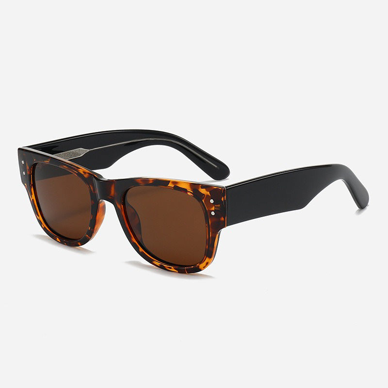 Ladies sunglasses in minimalist and elegant design Bowlift