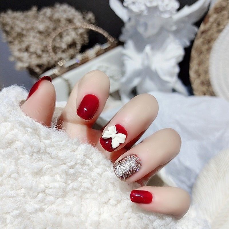 Decorative Press-On Nail Art Set with Bow Accent Bowlift