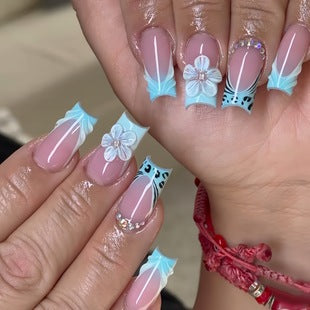 Creative 3D Bow and Pearl Nail Extensions Bowlift