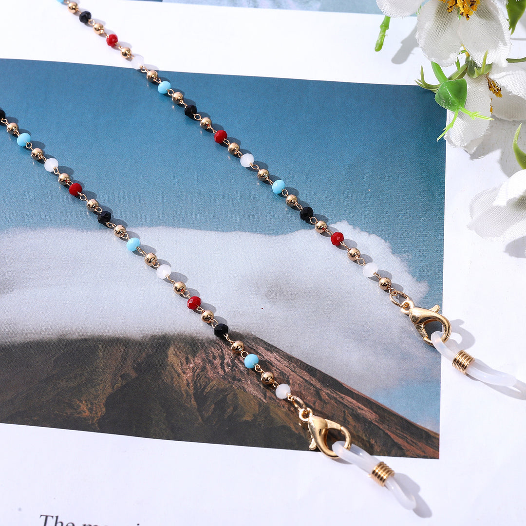 Jewelry necklace with elegant pearls and golden accents Bowlift