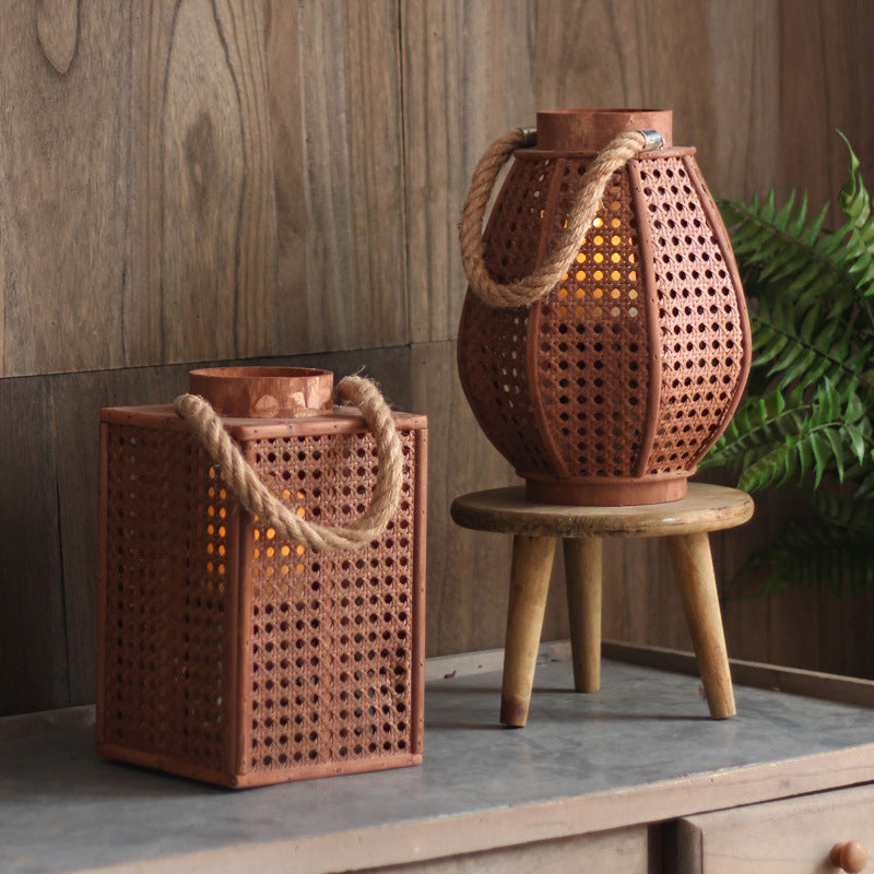 Decorative lantern holder made of natural material Bowlift