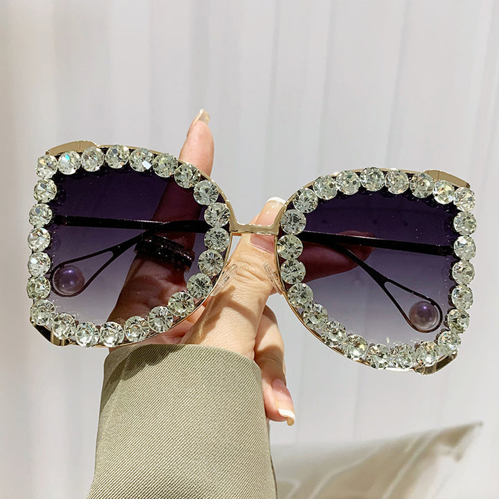 Women's extravagant cat-eye sunglasses with sparkling rhinestone frame Bowlift