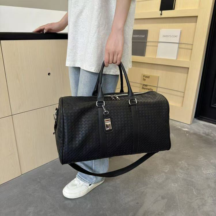 Elegant Travel Bag made of high-quality synthetic leather Bowlift