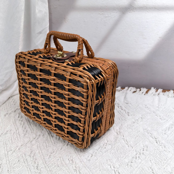 Women braided cosmetic and storage case Bowlift
