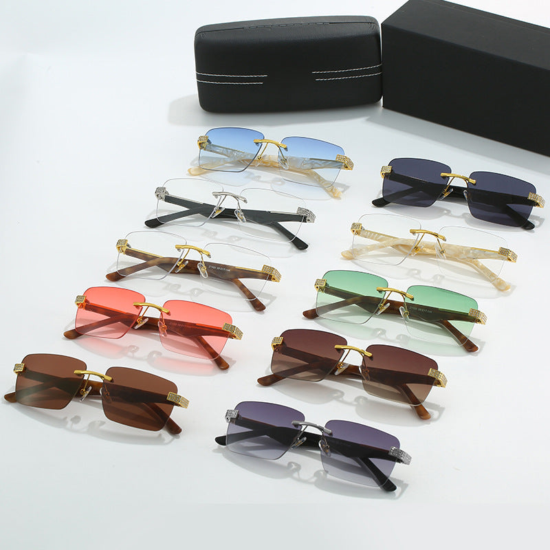 Ladies fashionable sunglasses in elegant square design Bowlift