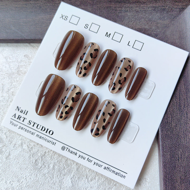 Fashionable Artificial Nails in Trendy Animal Print Design Bowlift
