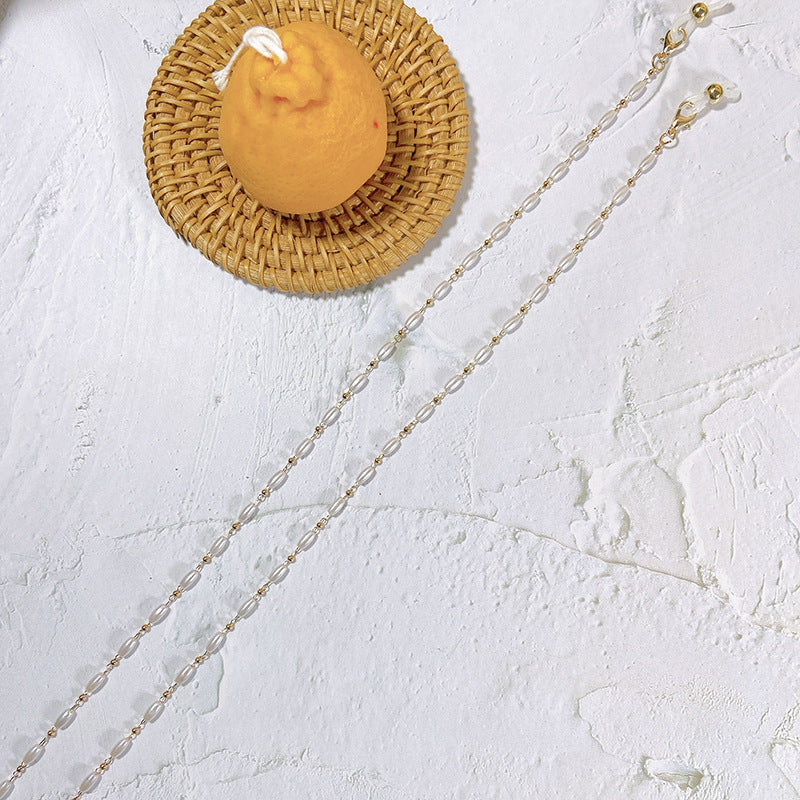 Elegant glasses holder chain with pearls Bowlift