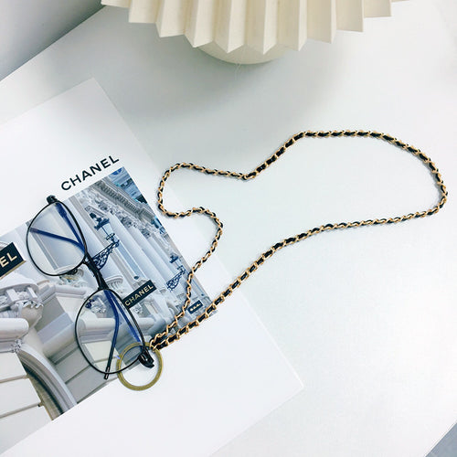 Trendy jewelry necklace with round pendants Bowlift