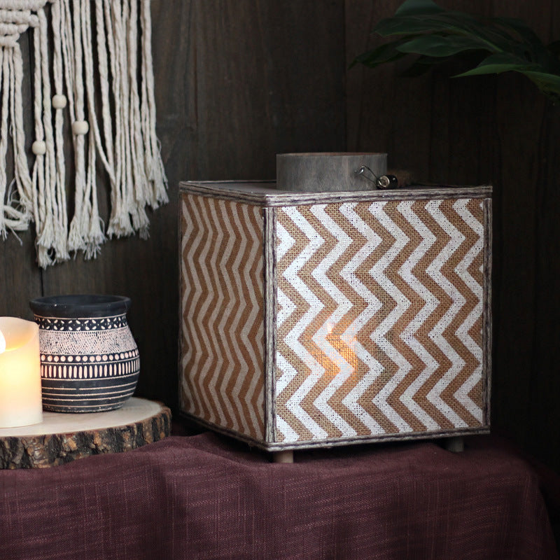Decorative lantern with zigzag pattern Bowlift