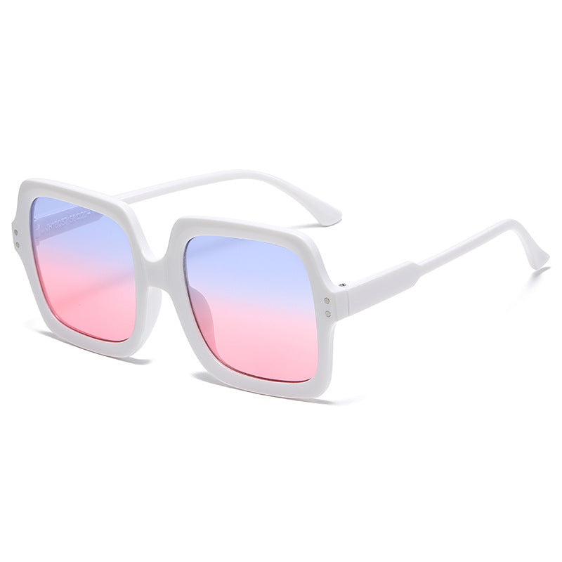 Ladies fashionable square sunglasses with mirrored lenses Bowlift