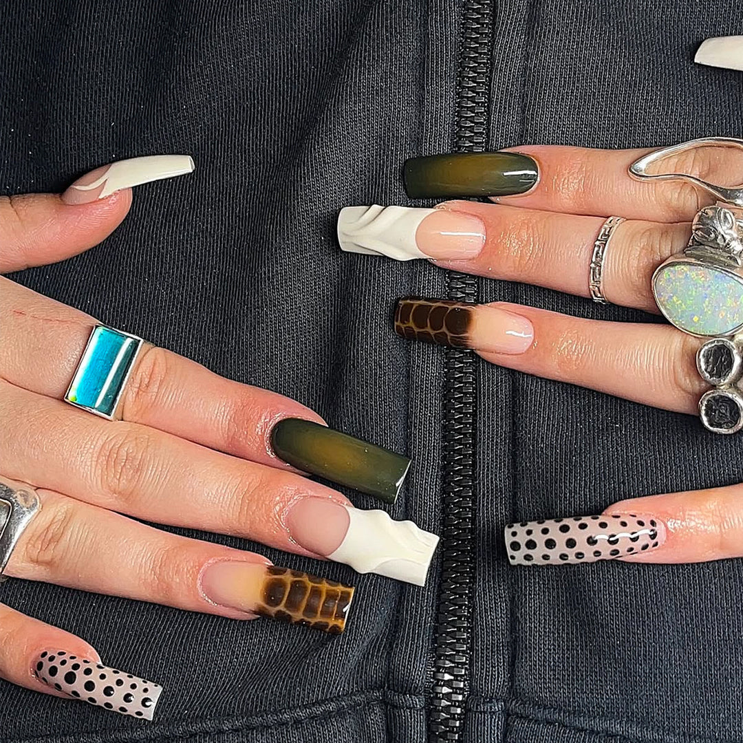 Artificial Nails in Creative Marble and Animal Design Bowlift