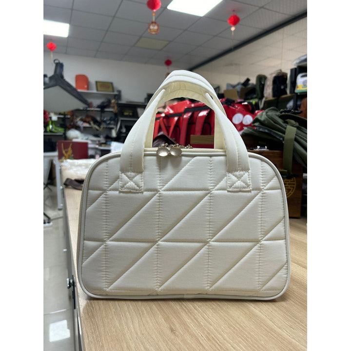 Fashionable and Practical Quilted Handbag Bowlift