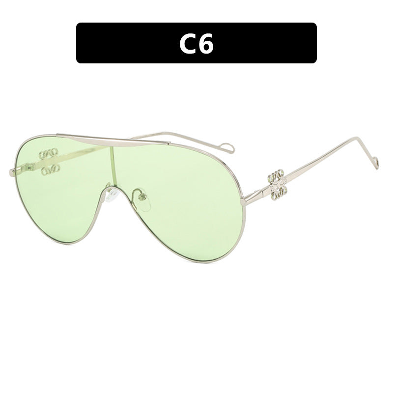 Ladies UV Protection Sunglasses in Fashionable Pilot Style Bowlift