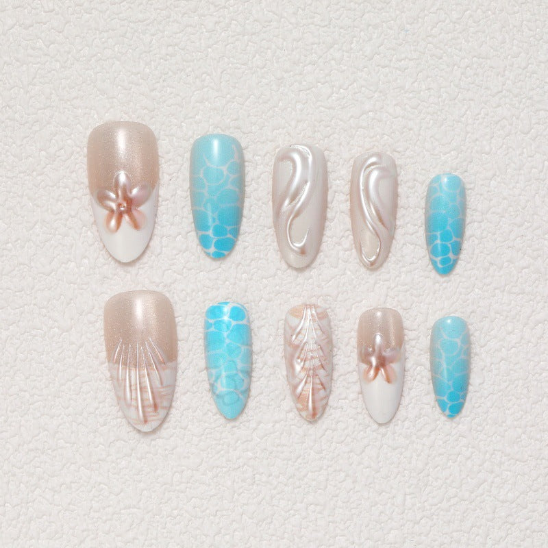Exclusive art nails with maritime accents Bowlift