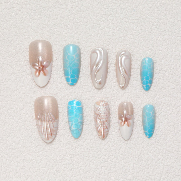 Exclusive art nails with maritime accents Bowlift