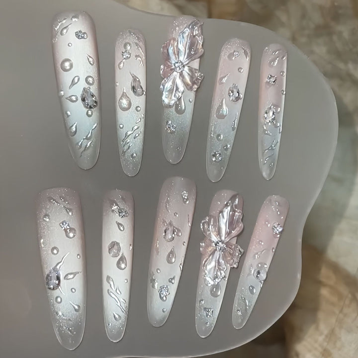 Glamorous artificial nails with sparkling accents Bowlift