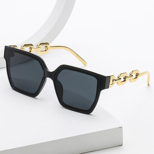 Women Oversized Fashion Sunglasses with Exceptional Chain Design Bowlift