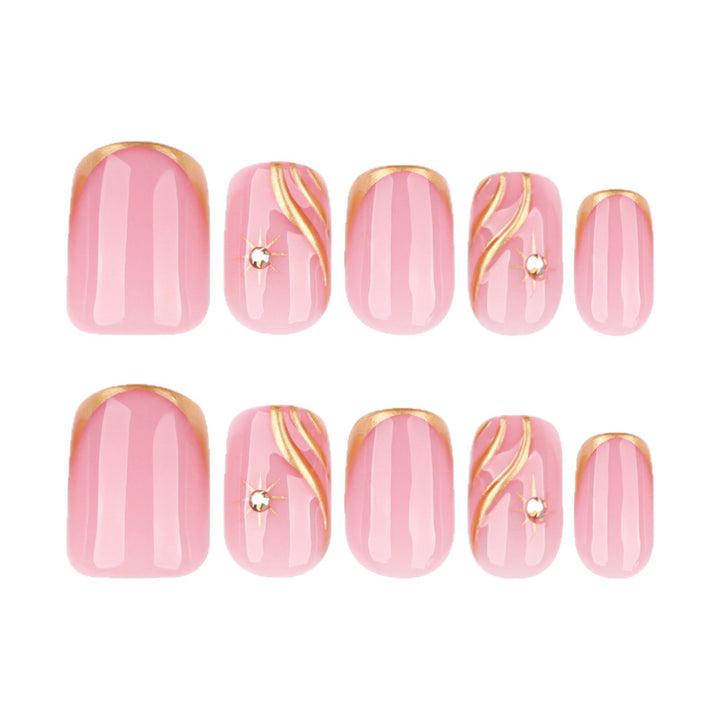 Artificial nail art with glamorous golden accents Bowlift