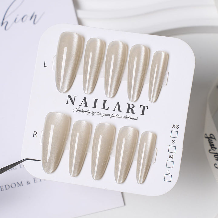 Stylish Press-On Nail Set Bowlift