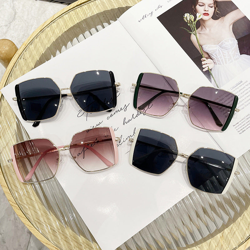 Women's Geometric Sunglasses with Luxurious Metal Frame Bowlift