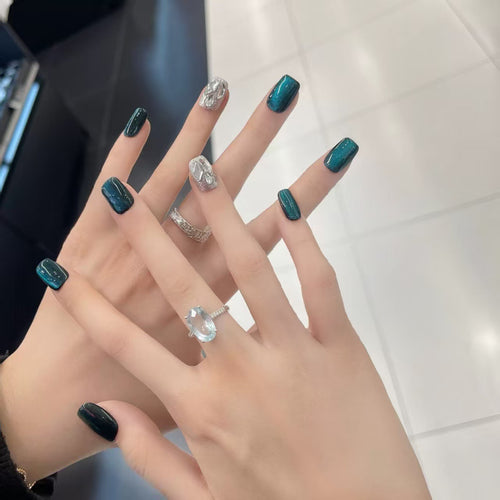 Sparkling Acrylic Press-On Nail Set Bowlift
