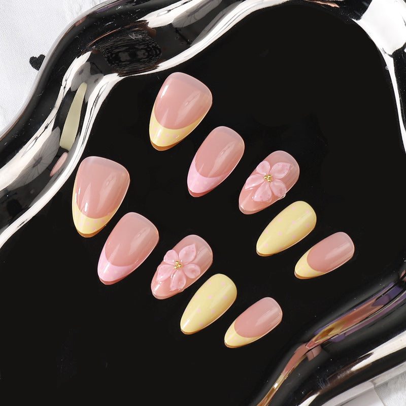 Floral Elegant Press-On Nail Set Bowlift