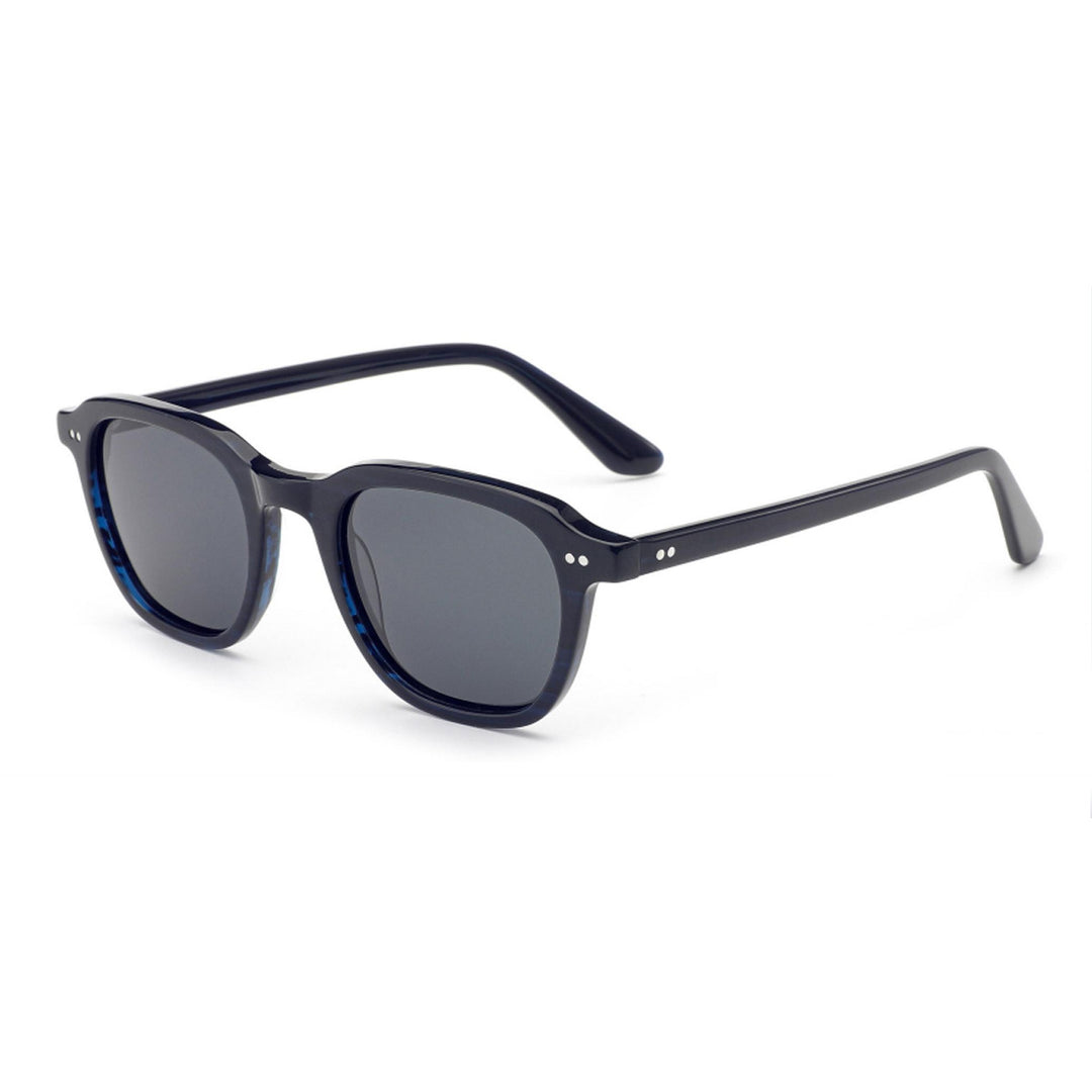 Ladies sunglasses in charming vintage style with a sturdy plastic frame Bowlift