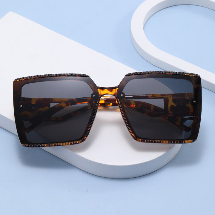 Women's fashionable square sunglasses with unique frame structure Bowlift