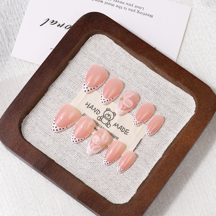 Stylish Press-On Nail Set Bowlift