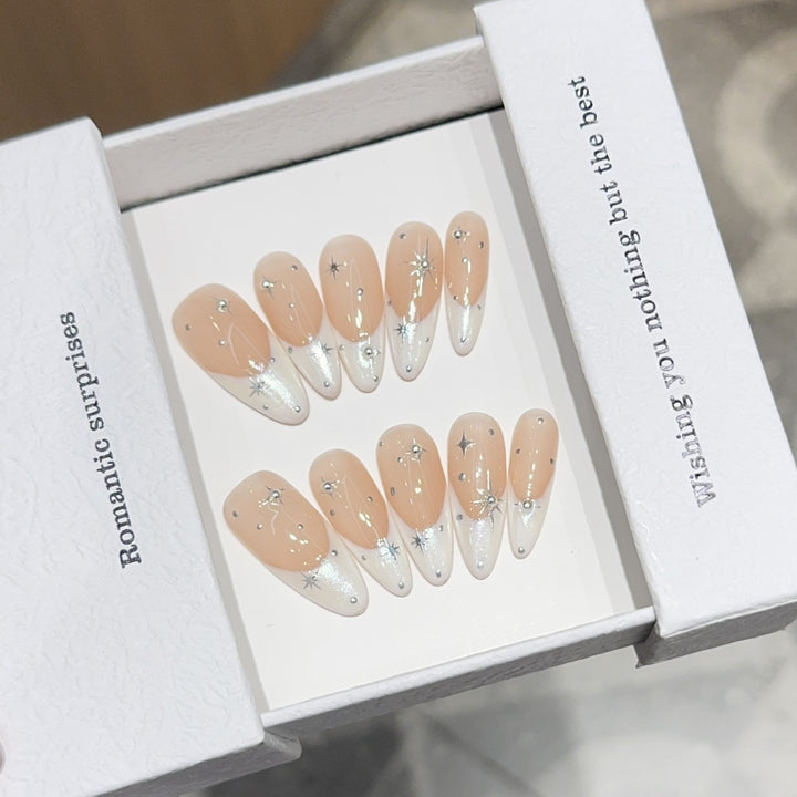 Glamorous artificial nails with romantic star pattern Bowlift