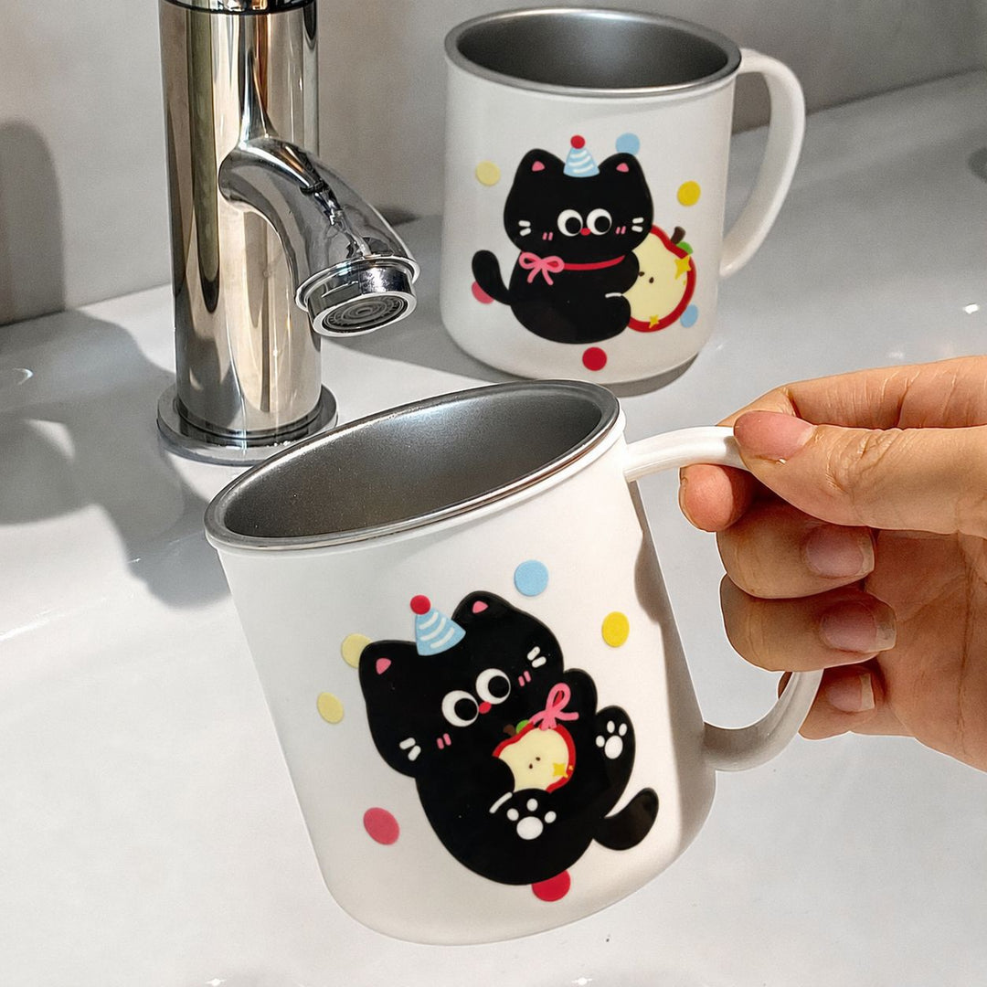 Ceramic mug with playful animal motif Bowlift