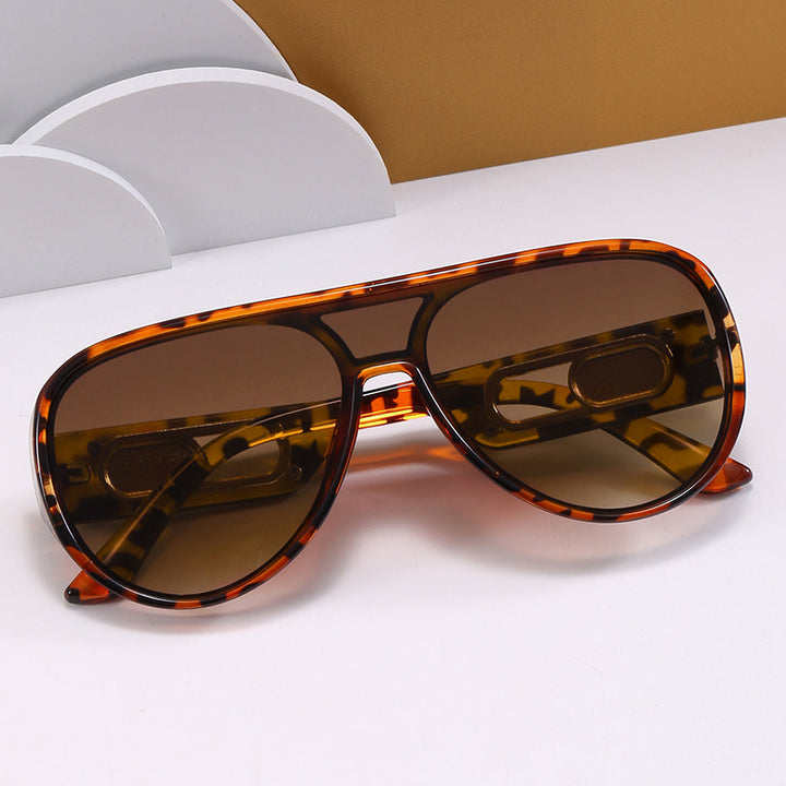 Ladies Elegant Oversize Sunglasses with Designer Details Bowlift