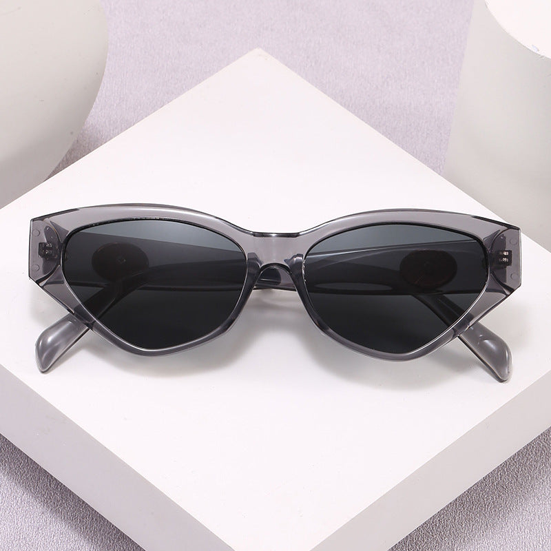Ladies fashionable sunglasses in elegant design Bowlift