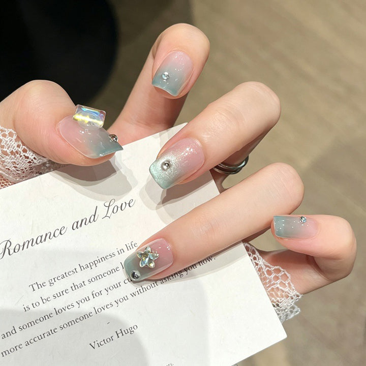 Glittery Press-On Nail Art Set Bowlift