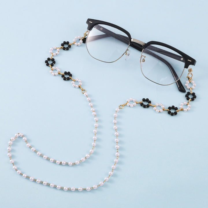 Elegant Beaded Eyewear Chain Bowlift