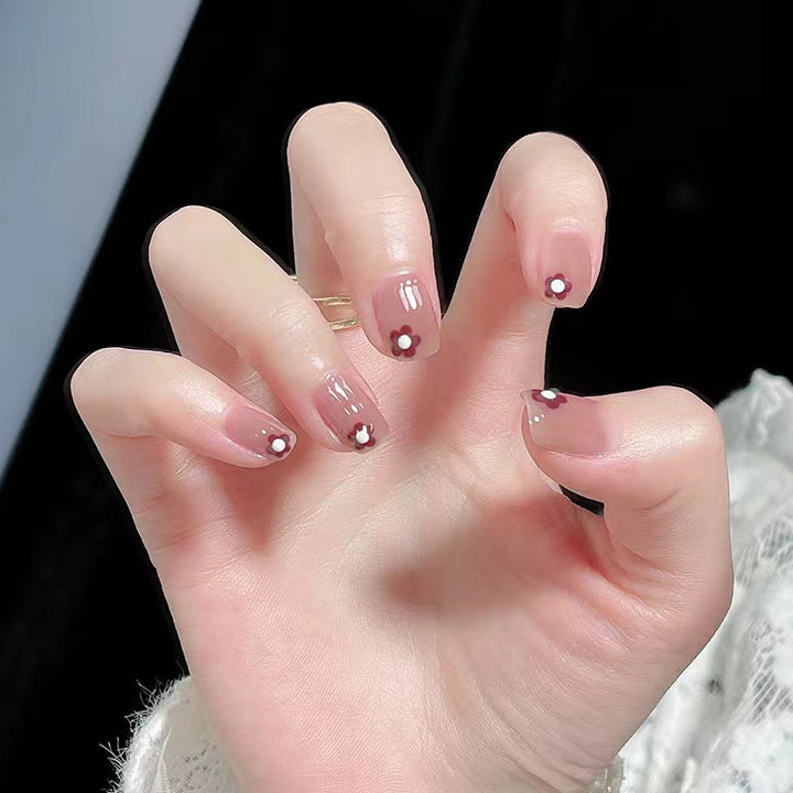 Artful nail art with flower decorations Bowlift