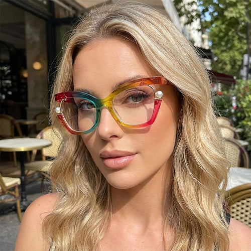 Women’s Fashion Sunglasses with Subtle Pearl Details Bowlift