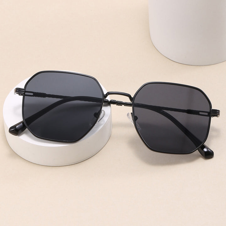 Ladies extravagant geometric sunglasses with striking metal frame Bowlift