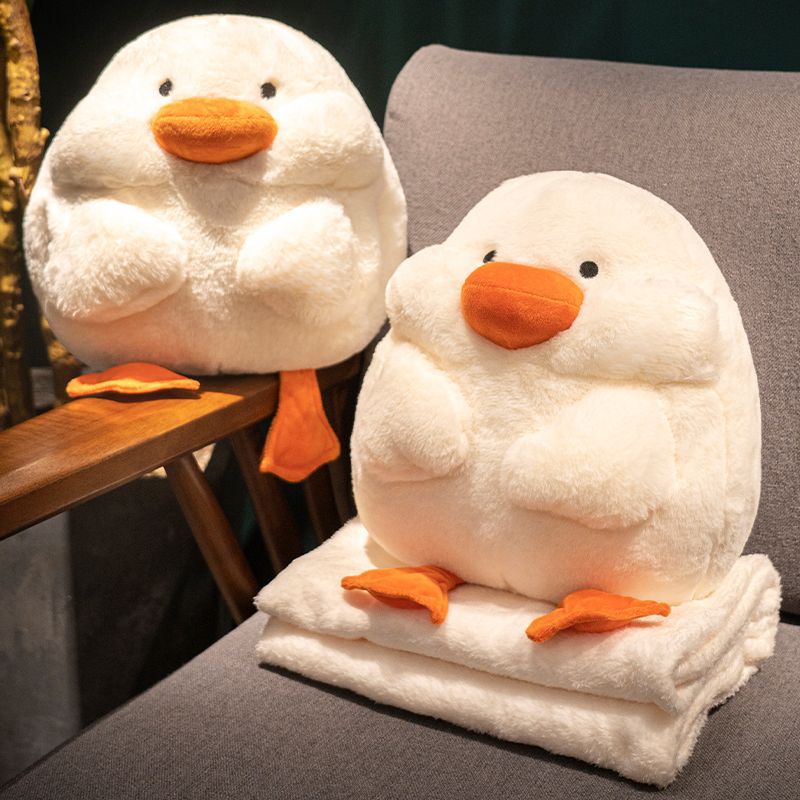Squirrel-shaped cuddle pillow Bowlift
