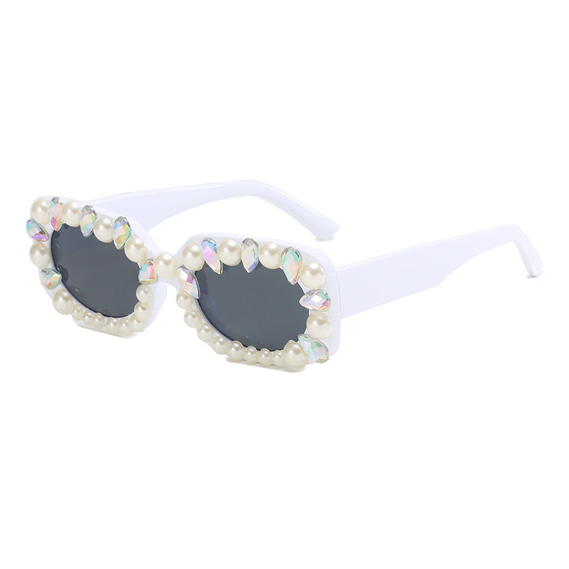 Ladies elegant sunglasses with pearl decoration Bowlift