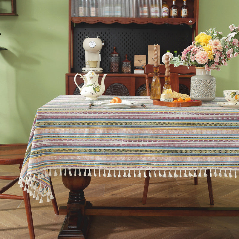 Elegant Geometric Pattern Tablecloth