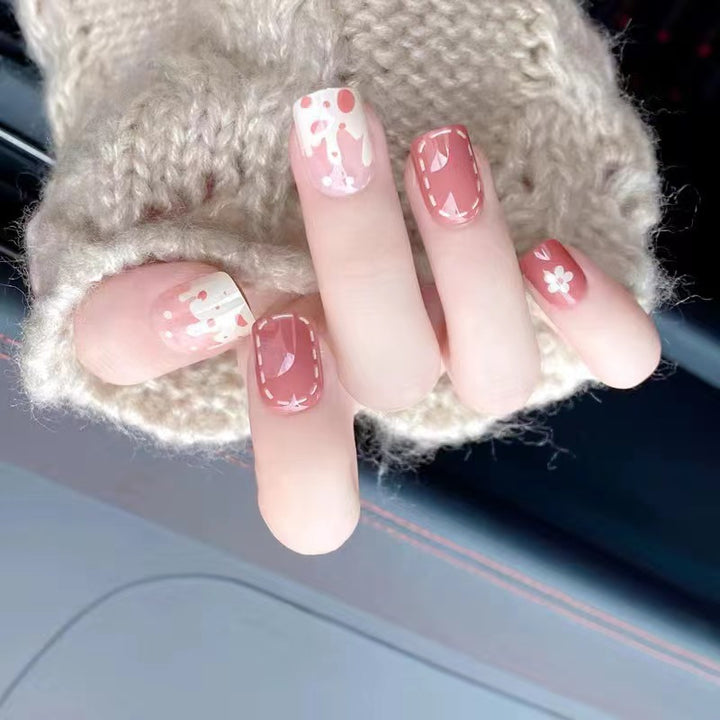 Artistic nail decoration in floral design Bowlift