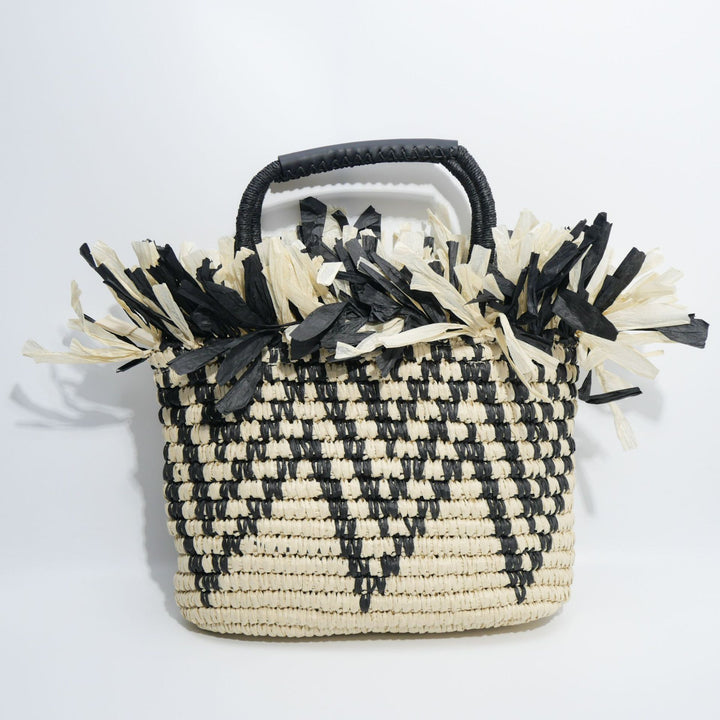 Basket bag with fringe accents Bowlift